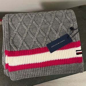 Tommy Hilfiger Knit Scarf NWT